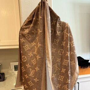 LOUIS VUITTON LARGE MONOGRAM SCARF
